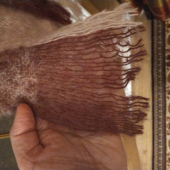 Mohair/wool scarf / shawl BNWT - Picture 3 of 5